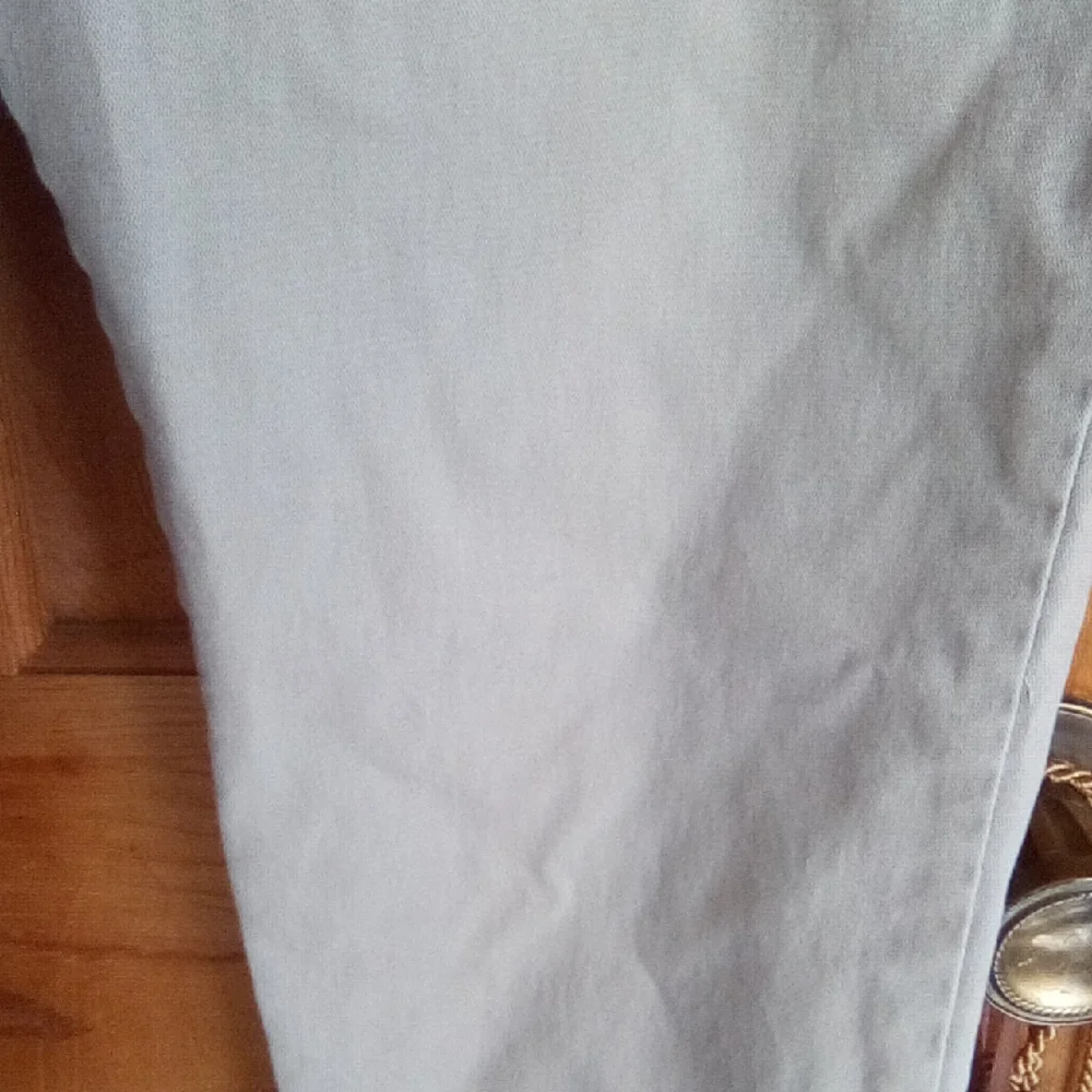 Lee Women's Straight Leg Jeans in Beige - Picture 6 of 16